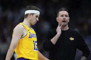 今天没三崩！湖人第三节狂轰40分 单节净胜森林狼9分