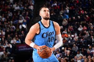 祖巴茨：休赛期补充了最急需的东西 现在有攻有守&有体型&组织