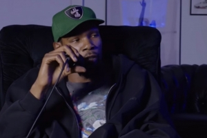 你才37！杜兰特：我觉得我的身高在缩水 身体损耗很大而且有压力