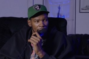 KD：每晚只睡5.5小时且房间完全不能有光 我就是7英尺巨婴