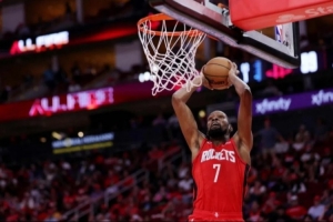 休斯顿火箭：被迫裸奔